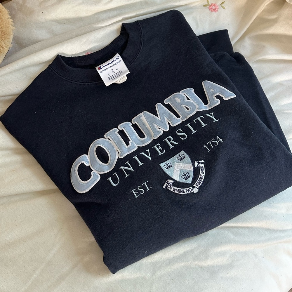 perfect condition Columbia sweatshirt!